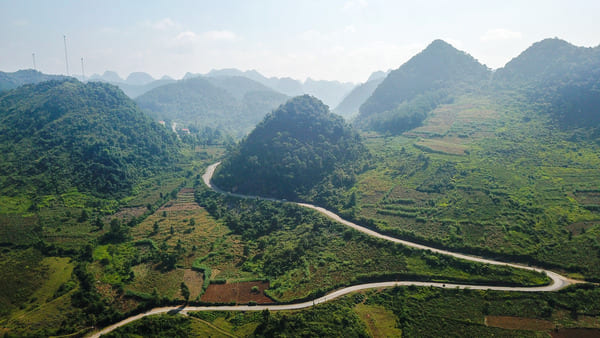 route de Ha Quang-Ban Gioc durant le road trip sur la Hagiang Loop